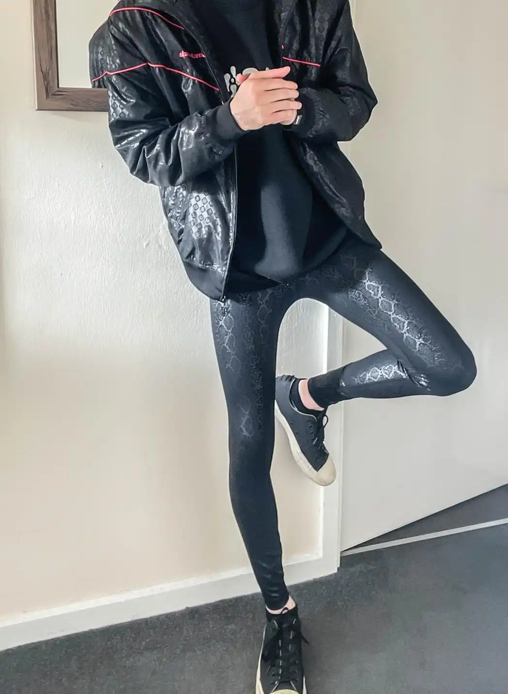 How to Casually Style Shiny, Wet Look, Leather Leggings for Everyday