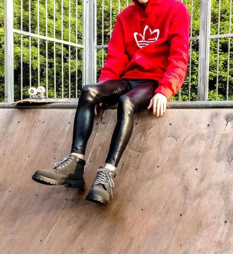 How to Style Leather-Look Leggings Ready for Spring