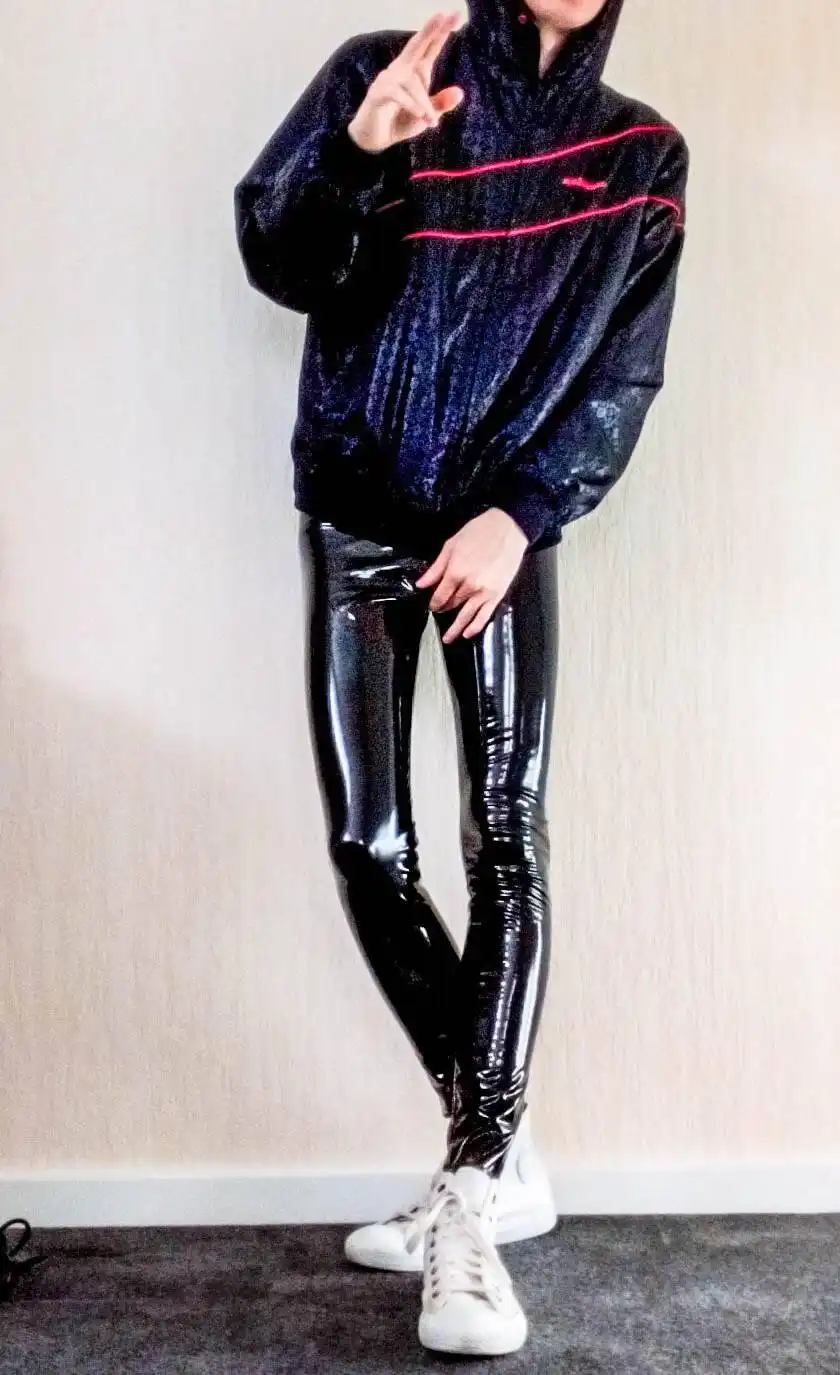 What to Wear with a Leather Jacket (Fashion Tip)