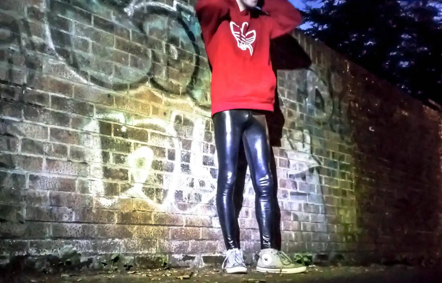 How to Wear Faux Leather Leggings and Shiny Leggings