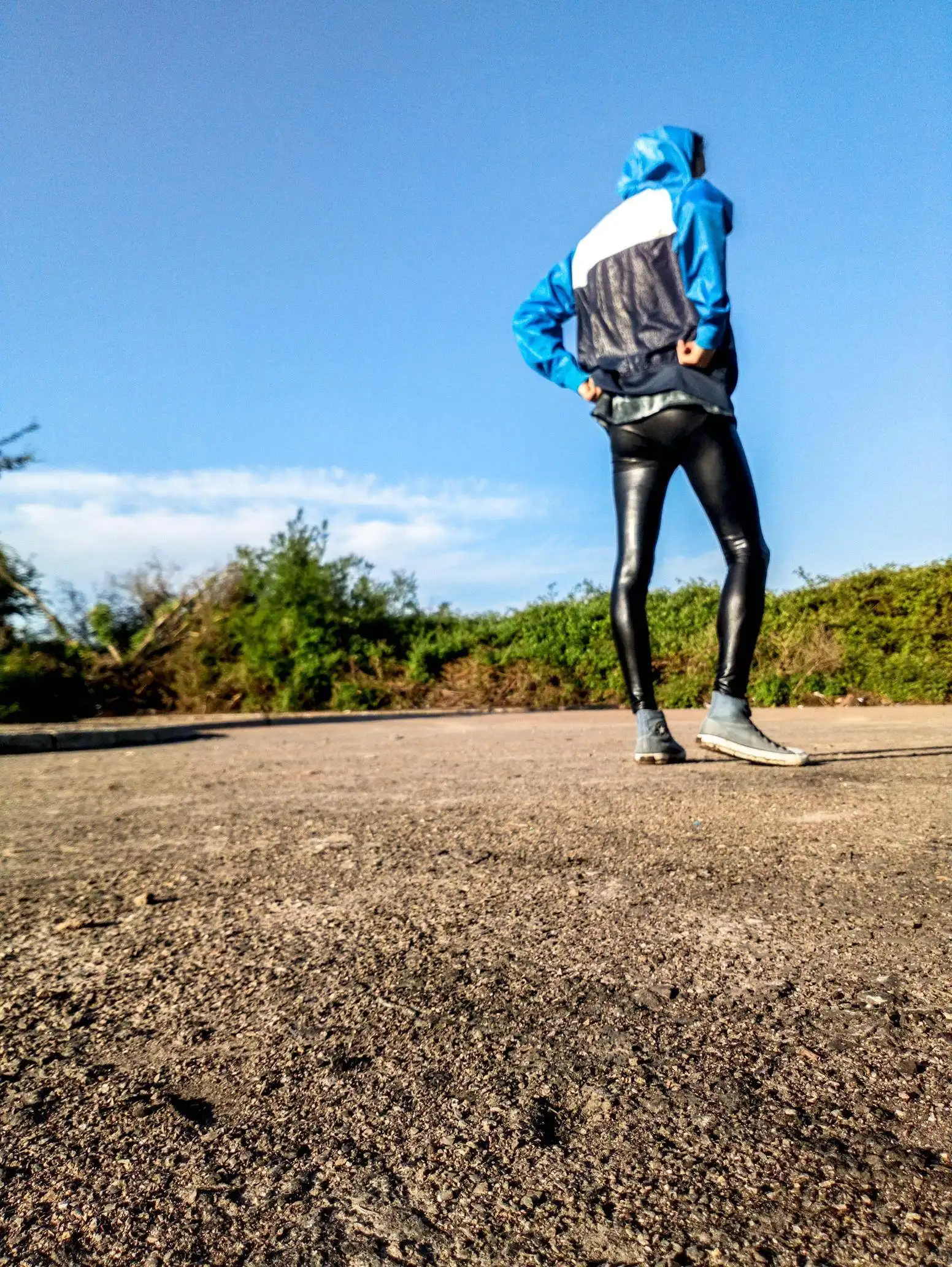 Black Leggings, Tie Dye Top and Converse Trainers: Style Inspiration for Spring