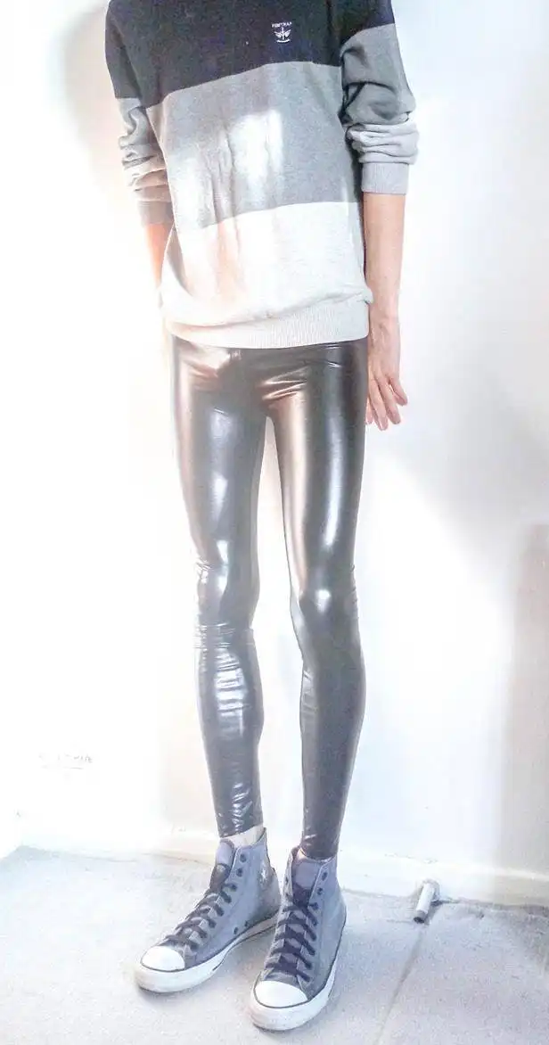 Leather Leggings x Shiny Leggings in Various Styles