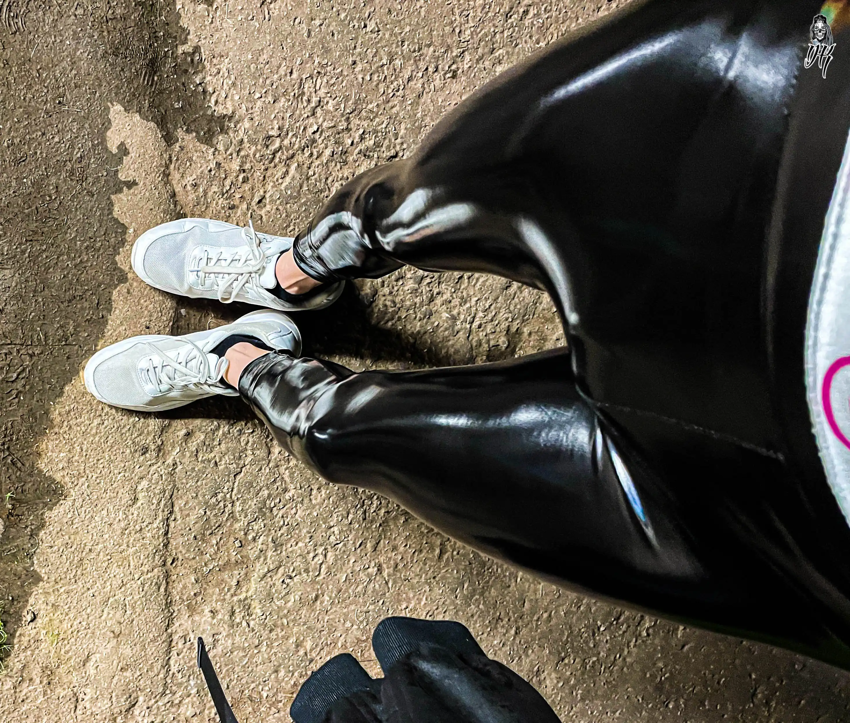 How to Style Super Shiny, Patent, Laser Latex-Look Leggings