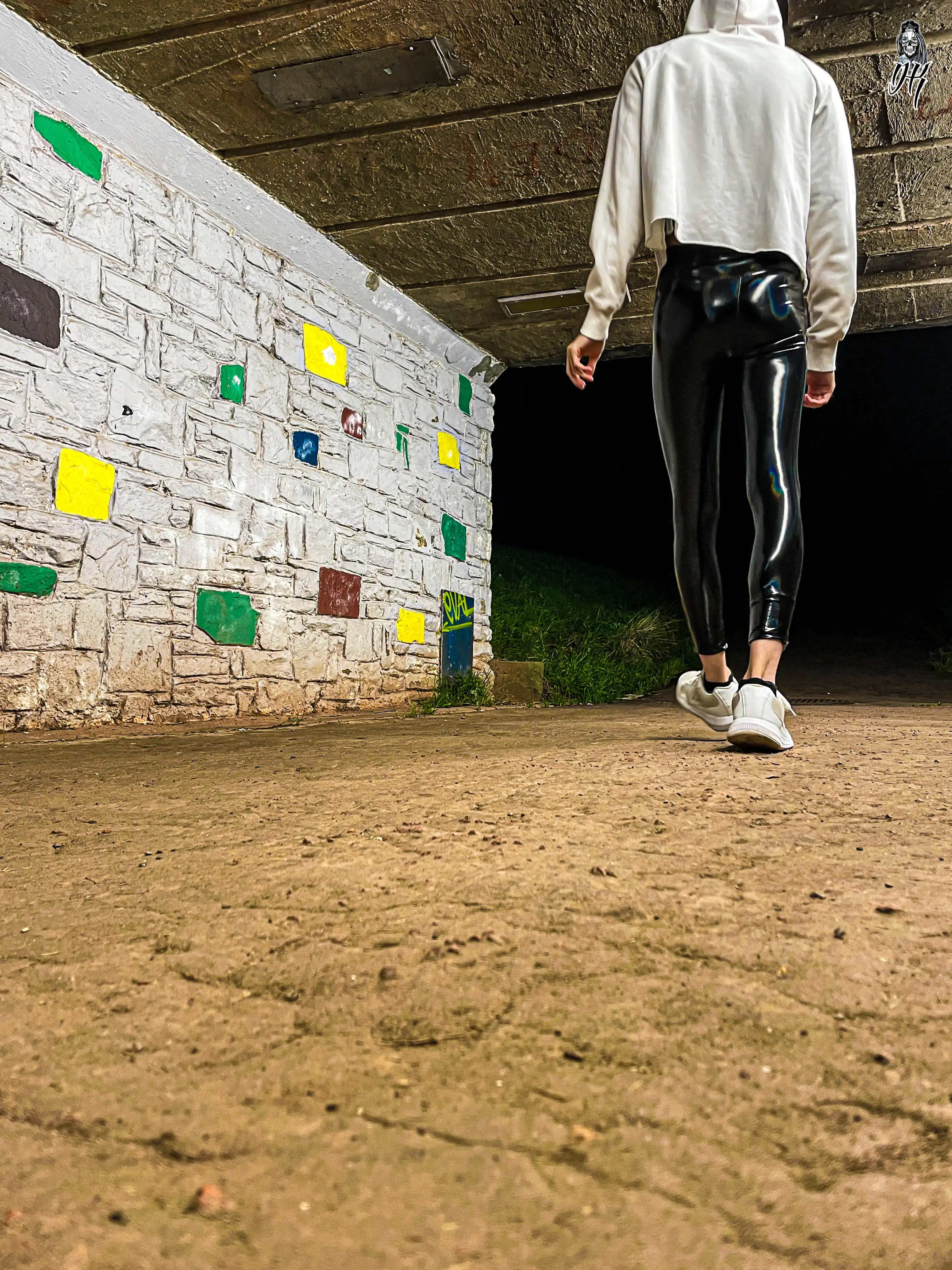 Autumn Outfit Idea: Thick Jumpers and Metallic Leggings